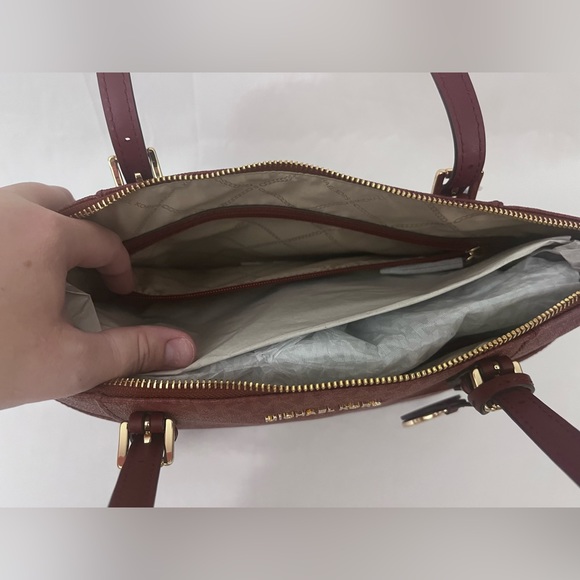 MICHAEL KORS Jet Set East West Top Zip Tote - Picture 7 of 9